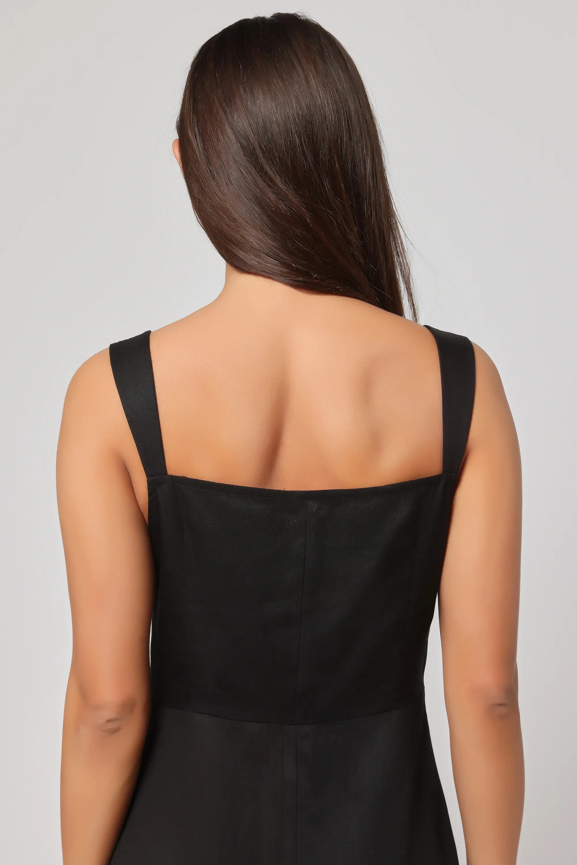 Husn – Elegance Woven in Mystery